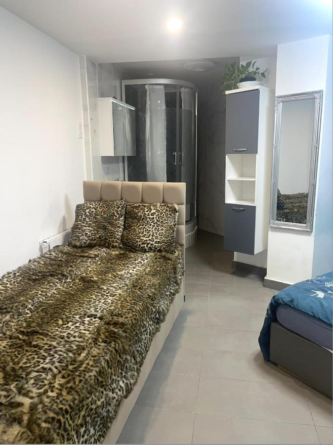 Jolie Appartement Avec 2 Chambres Partagees Paris Eksteriør bilde